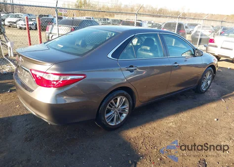 2015 Toyota Camry Le/Xle/Se/Xse z USA, uszkodzony, nr VIN 4T1BF1FK9FU02435